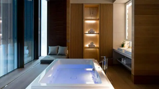 CAM Spa Fitness Spa Suite Bathroom V 1