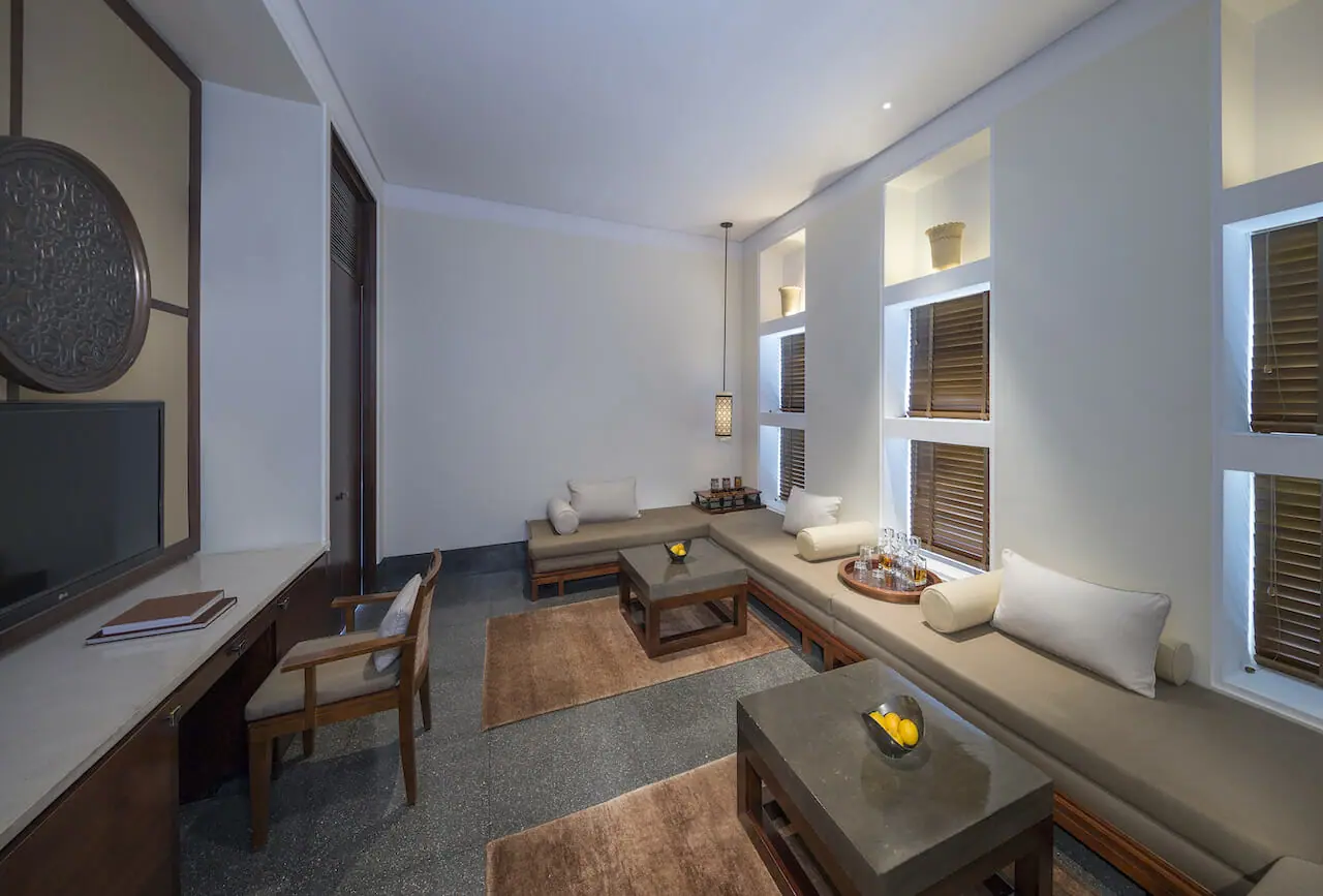 CMU - Room - Chedi Club Suite Living Room