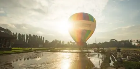 Heißluftballons über Bali