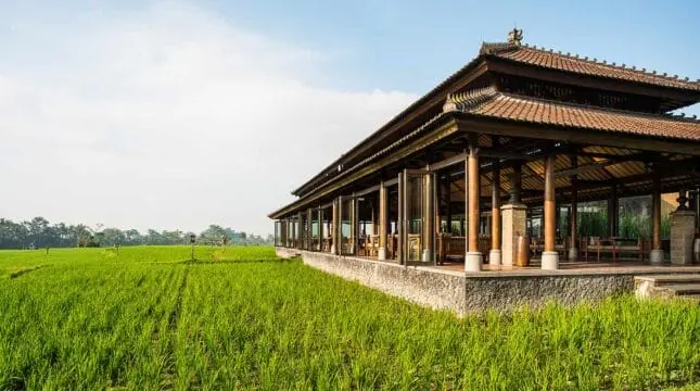 Chedi Club Ubud Bali Dining Restaurant Exterior 01 V 11