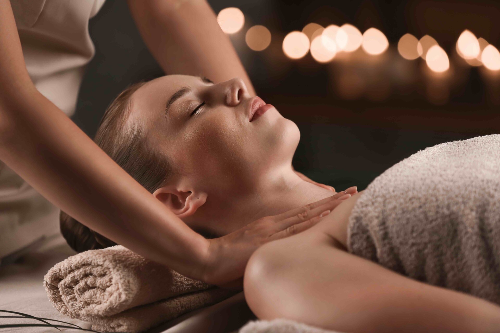 Young,Woman,Having,Massage,In,Spa,Salon